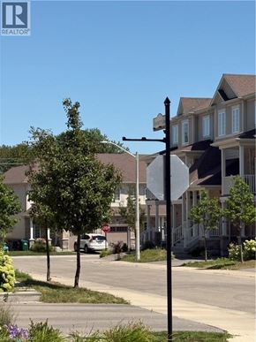 Kitchener townhouse for rent - 32 DEWBERRY Drive
