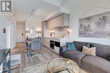 Mississauga (Port Credit) condo for rent - 807 - 28 ANN STREET 807
