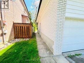 Toronto (Willowdale East) apartment for rent - A white garage door is on the right.
