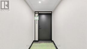 Toronto (Forest Hill South) condo for rent - A brokerage office with a door labeled 822.