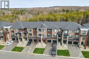 Barrie (Innis-Shore) townhouse for rent - 132 BLUE FOREST CRESCENT