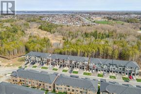 Barrie (Innis-Shore) townhouse for rent - 132 BLUE FOREST CRESCENT