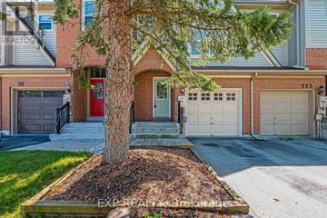 Aurora (Bayview Wellington) townhouse for rent - 117 MUGFORD ROAD