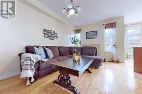 Richmond Hill (Jefferson) townhouse for rent - 41 THISTLE AVENUE