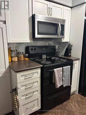 Mississauga (Cooksville) townhouse for rent - 2 - 613 DUNDAS STREET W 2