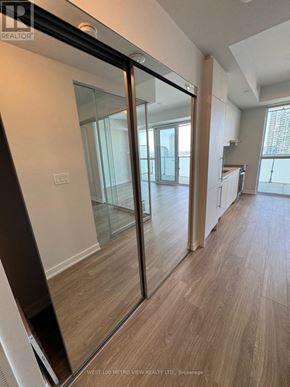 Mississauga (Creditview) condo for rent - 2404 - 430 SQUARE ONE DRIVE 2404