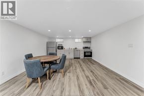 Windsor apartment for rent - A dining room with a table and chairs.