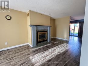 Barrie (Cundles East) apartment for rent - 27 LINDSAY COURT