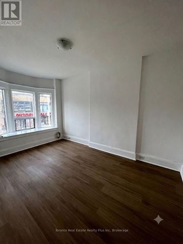 Toronto (Dufferin Grove) triplex for rent - 2ND FLOOR - 1053 BLOOR STREET W 2nd Floor