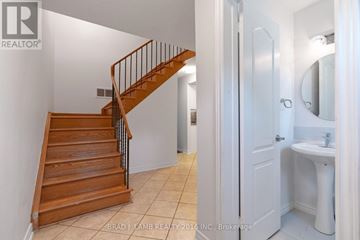 Mississauga (Mississauga Valleys) townhouse for rent - TH#12 - 405 HYACINTHE BOULEVARD TH#12