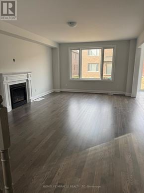 Woodstock (Woodstock - North) apartment for rent - A kitchen with white countertops and grey cabinets.