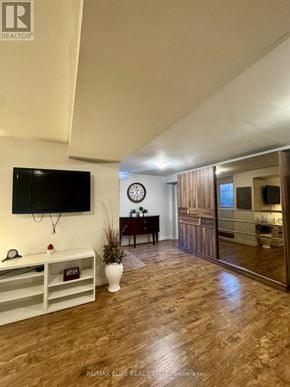 Richmond Hill (Westbrook) apartment for rent - A living room with a flat screen TV mounted on the wall.