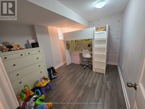 Milton (Fo Ford) apartment for rent - A room with a bunk bed and a desk.