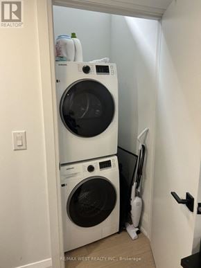 Toronto (Dovercourt-Wallace Emerson-Junction) apartment for rent - A white room with a window and a door.