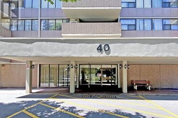 Toronto (Tam O'shanter-Sullivan) condo for rent - The entrance to a building with the number 40 on it.