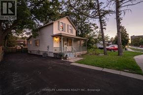 Burlington (Brant) apartment for rent - A house with a driveway in front of it.