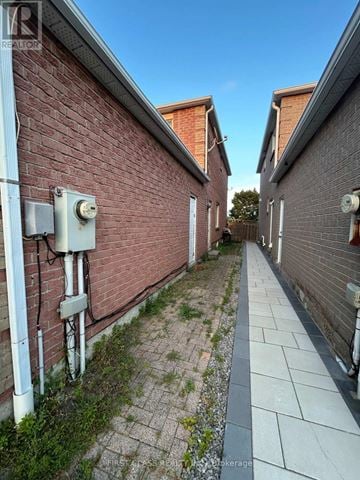 Mississauga (Hurontario) apartment for rent - BASEMENT - 324 WINFIELD TERRACE Basement