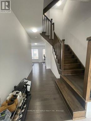 Newmarket (Woodland Hill) townhouse for rent - 34 VANTAGE LOOP