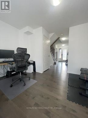 Newmarket (Woodland Hill) townhouse for rent - 34 VANTAGE LOOP