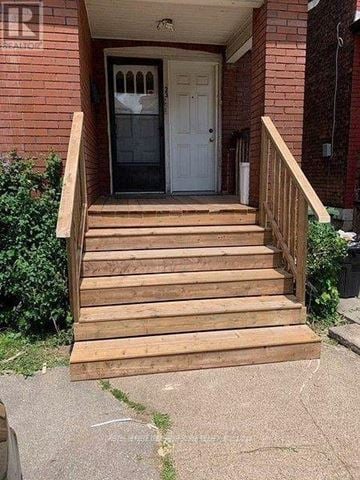 Hamilton (Stipley) triplex for rent - 1 - 33 SENATOR AVENUE 1