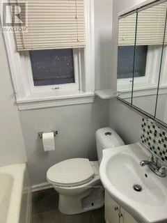 Hamilton (Stipley) triplex for rent - 1 - 33 SENATOR AVENUE 1