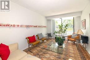 Toronto (Oakridge) condo for rent - A large indoor swimming pool with a hot tub.