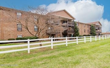Louisville house for rent - 9804 Whipps Mill Rd unit #6