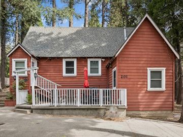 Lake Arrowhead house for rent - 201 Crest Cir
