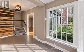 Toronto (Leaside) apartment for rent - A sunny day at a residential area.