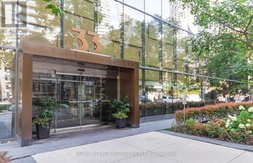 Toronto (Church-Yonge Corridor) condo for rent - 910 - 33 CHARLES STREET E 910