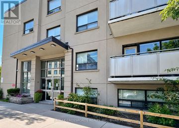 Toronto (Lawrence Park South) condo for rent - 205 - 2770 YONGE STREET 205