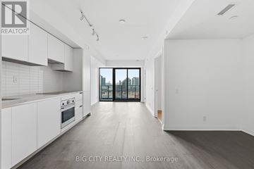 Toronto (Thorncliffe Park) condo for rent - 809 - 25 FREDERICK TODD WAY 809