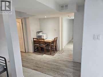 Mississauga (Churchill Meadows) apartment for rent - A dining room with a table and chairs.