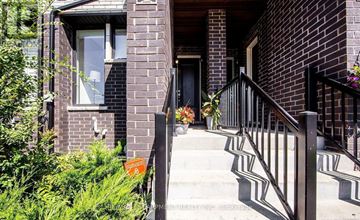 Toronto (Rustic) townhouse for rent - 2-1778A LAWRENCE AVENUE W