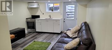 Toronto (Weston-Pellam Park) apartment for rent - 65A CHAMBERS AVENUE