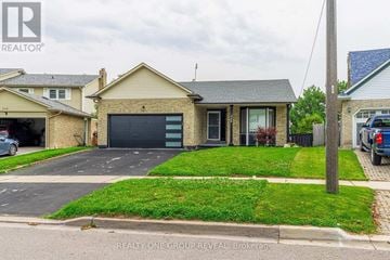 Whitby (Blue Grass Meadows) apartment for rent - A house with a garage is for sale by REALTY ONE GROUP REVEAL Brokerage.