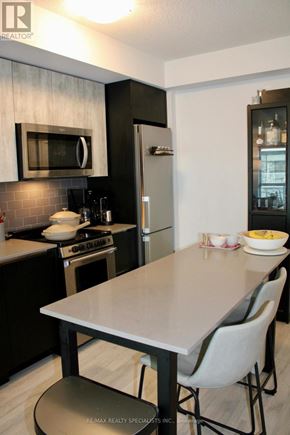 Toronto (Mimico) condo for rent - 809 - 251 MANITOBA STREET 809