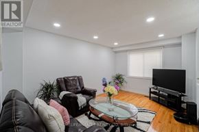 Brampton (Central Park) townhouse for rent - 30 HOSKINS SQUARE