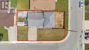 Hamilton (Kentley) apartment for rent - An aerial view of a property with a red boundary line indicating the property's perimeter.