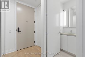 Toronto (Thorncliffe Park) condo for rent - 209 - 25 FREDERICK TODD WAY 209