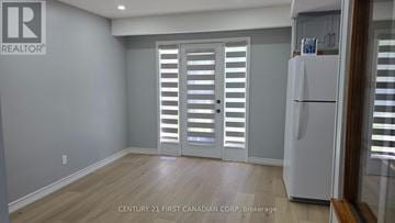 London South (South J) apartment for rent - UPPER - 268 BURLINGTON CRESCENT Upper
