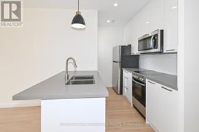 Toronto (The Beaches) triplex for rent - UPPER - 113 WOODBINE AVENUE upper