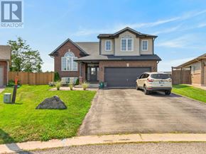 West Lincoln (Smithville) apartment for rent - A house with a car parked in front of it.