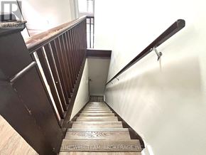Toronto (South Riverdale) triplex for rent - UPPER - 35 RUSHBROOKE AVENUE Upper