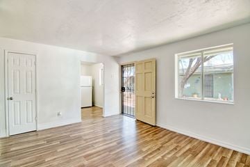 Tuscon house for rent - 5653 E 28th St (2)