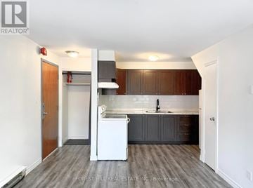 Toronto (Playter Estates-Danforth) apartment for rent - B - 422 DANFORTH AVENUE B