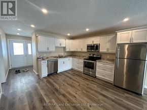 North Huron (Blyth) multi-family for rent - 2 - 206 RUTLEDGE STREET 2