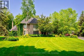 Hamilton (Carlisle) apartment for rent - A large house with a well-manicured lawn in front.