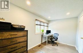 Mississauga (Erin Mills) house for rent - A room with a desk and a chair.