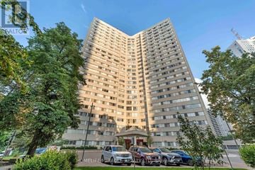 Mississauga (Mississauga Valleys) condo for rent - 202 - 3700 KANEFF CRESCENT N 202